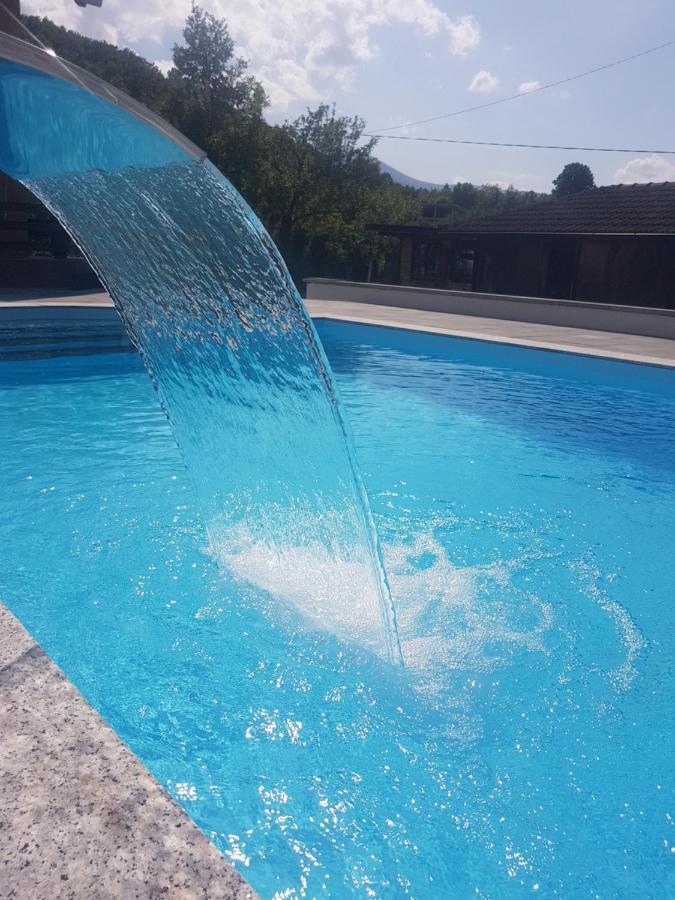 Holiday Home Emir Racic Ngoại thất bức ảnh