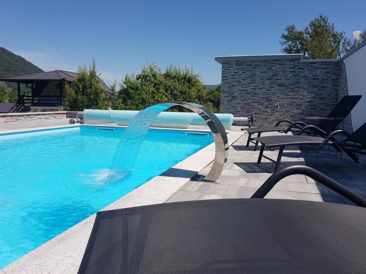 Holiday Home Emir Racic Ngoại thất bức ảnh
